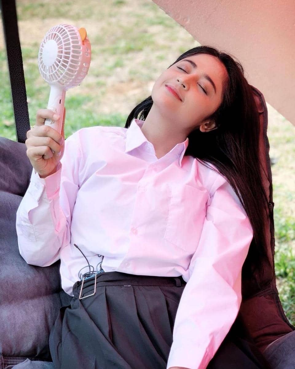 instagram.com/dewiperssikreal