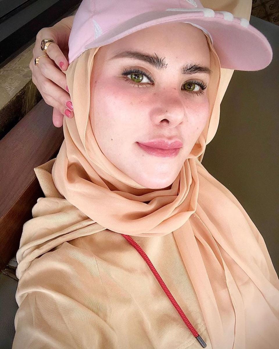 instagram.com/angellelga