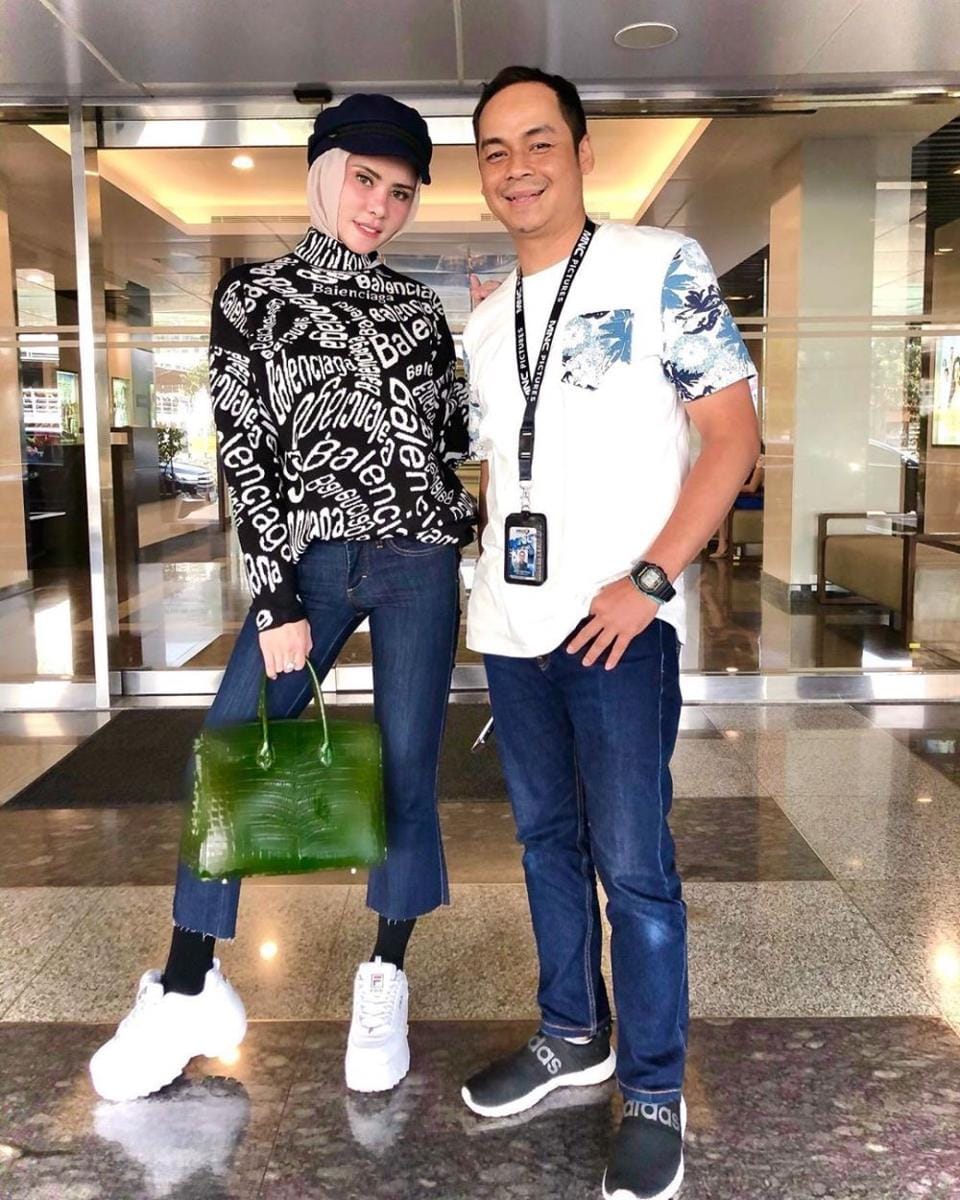 instagram.com/angellelga