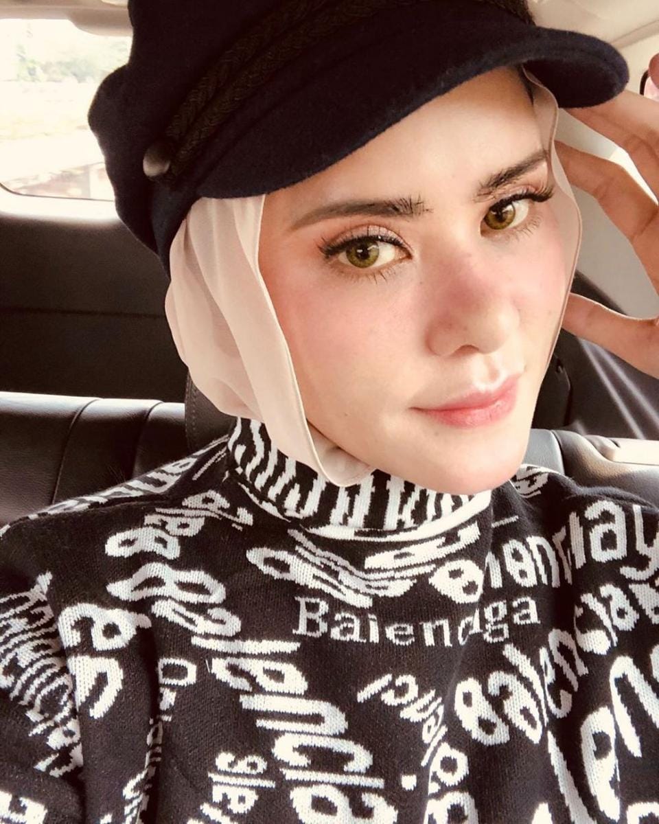 instagram.com/angellelga