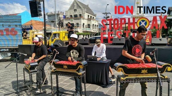 Grup musik Gayam di Stop Hoax Festival - IDN Times/Rijalu Ahimsa