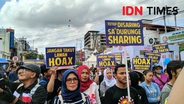 Masyarakat turut mendukung pemberantasan hoaks di Stop Hoax Festival - IDN Times/Rijalu Ahimsa