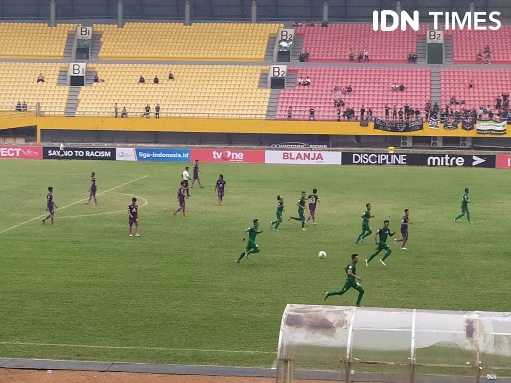 Persik Kediri VS PSMS Medan di Stadion Gelora Sriwijaya Palembang (IDN Times/Feny Maulia Agustin)