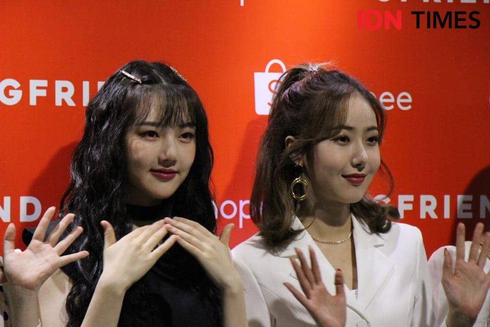 (ki-ka) Yerin dan SinB dalam photo session Shopee X GFRIEND. 10 November 2019, Jakarta. IDN Times/Nadia Umara
