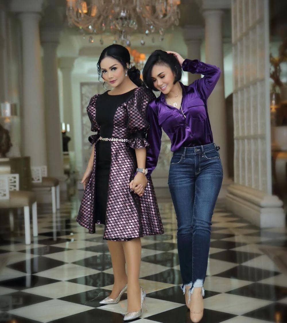 instagram.com/yunishara36