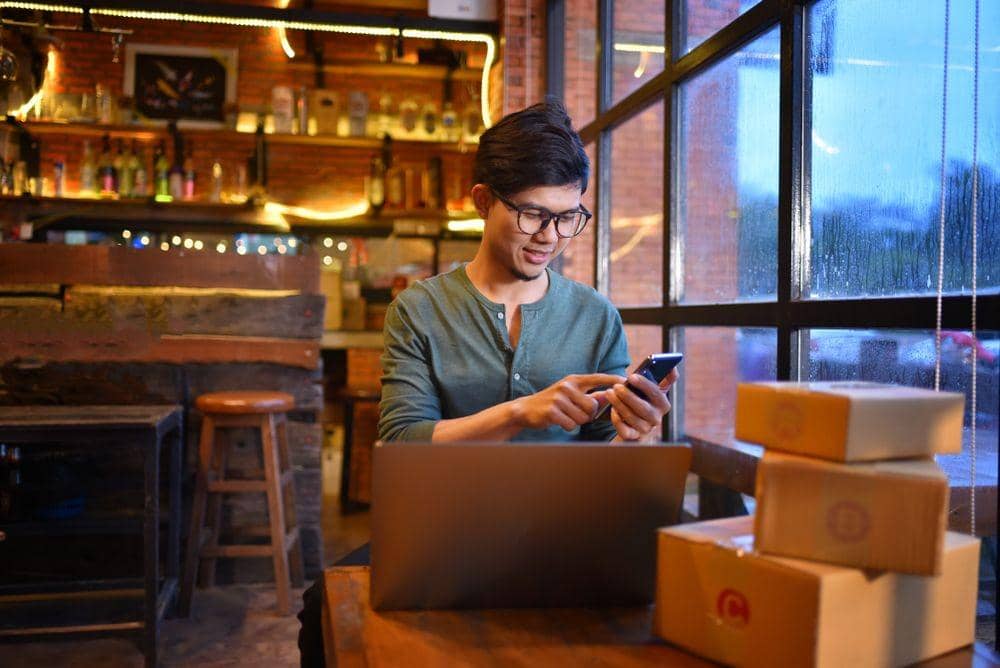 Shutterstock/Sirisak_baokaew