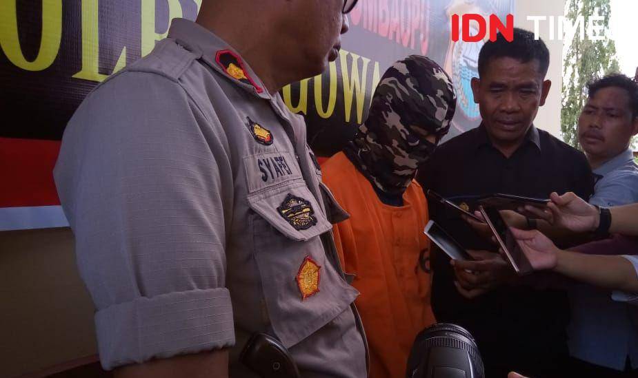 (Pelaku perekam di toilet FHS Kampus UINAM, Gowa dalam ekspos di Mako Polres Gowa) Sahrul Ramadan / IDN Times