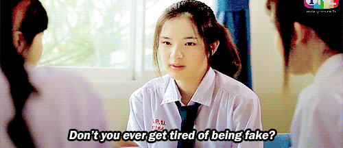 lookinginthepopularculturemirror.wordpress.com