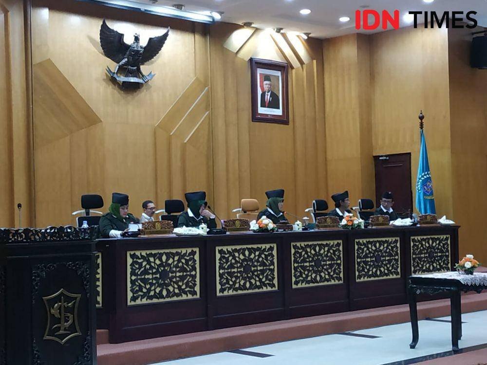 Jalannya Rapat Paripurna Pengesahan APBD TA 2020 Kota Surabaya. IDN Times/Fitria Madia