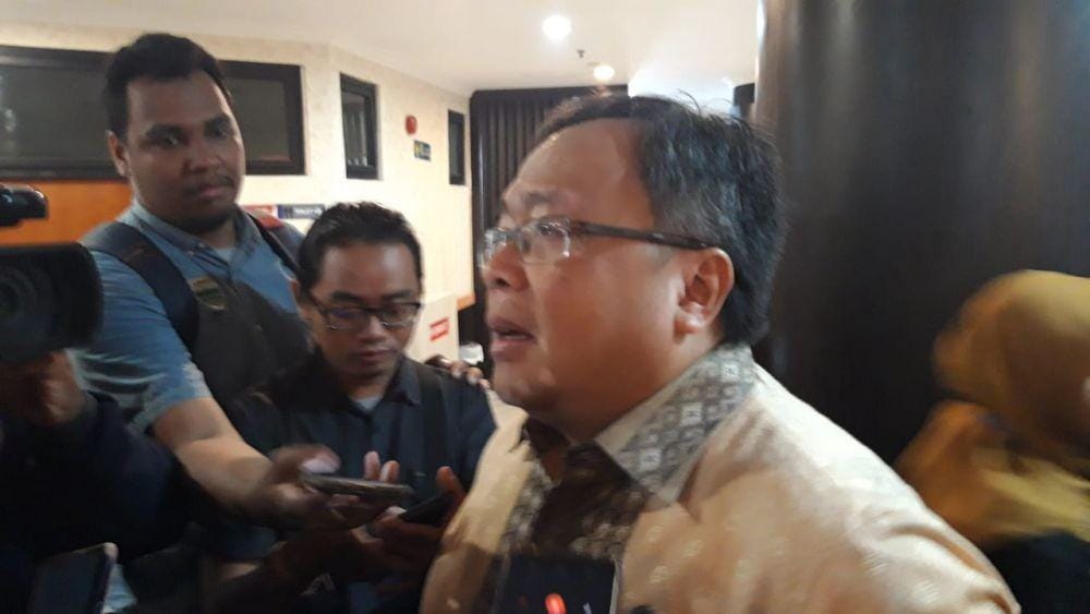 Menristek dan Kepala BRIN Bambang Brodjonegoro saat diwawancara media di Unair, Senin (11/11). IDN Times/Dok. Istimewa