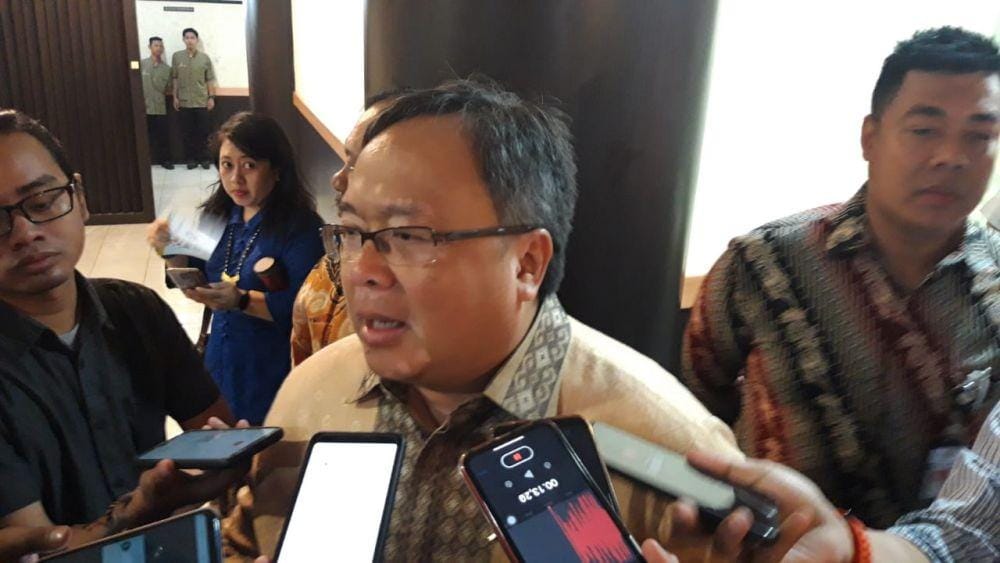 Menristek dan Kepala BRIN Bambang Brodjonegoro saat diwawancara media di Unair, Senin (11/11). IDN Times/Dok. Istimewa