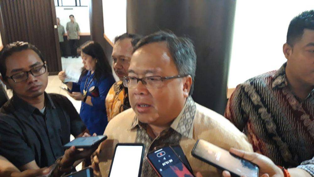 Menristek dan Kepala BRIN Bambang Brodjonegoro saat diwawancara media di Unair, Senin (11/11). IDN Times/Dok. Istimewa