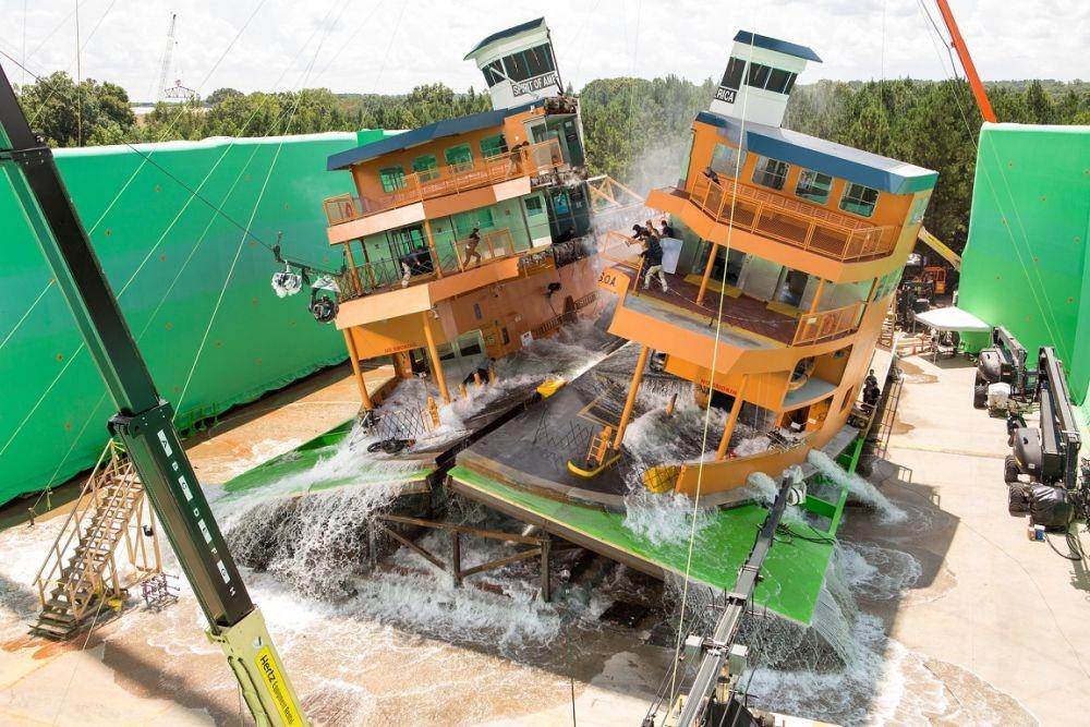 pinewoodgroup.com