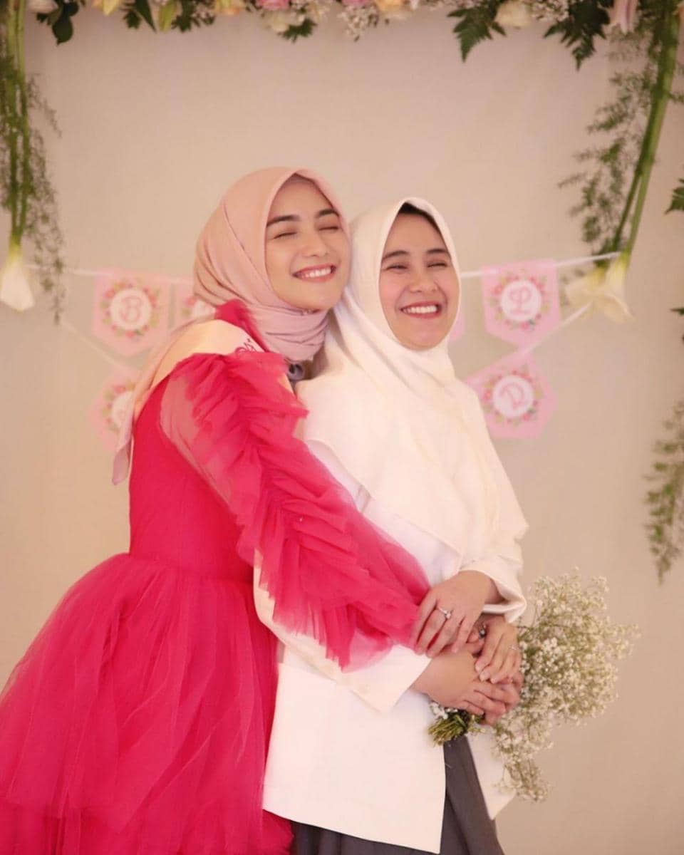 instagram.com/ryana_dea