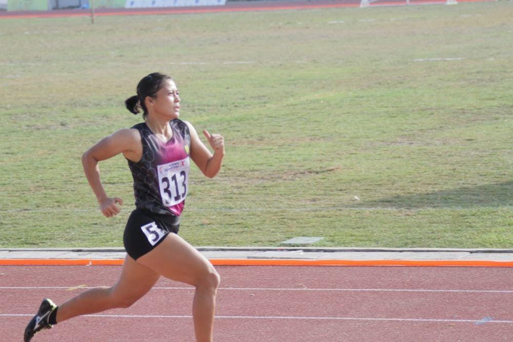 Atlet atletik Sumsel Sri Maya Sari meraih emas pada nomor 400 meter putri, Porwil X Bengkulu/IDN Times/Istimewa