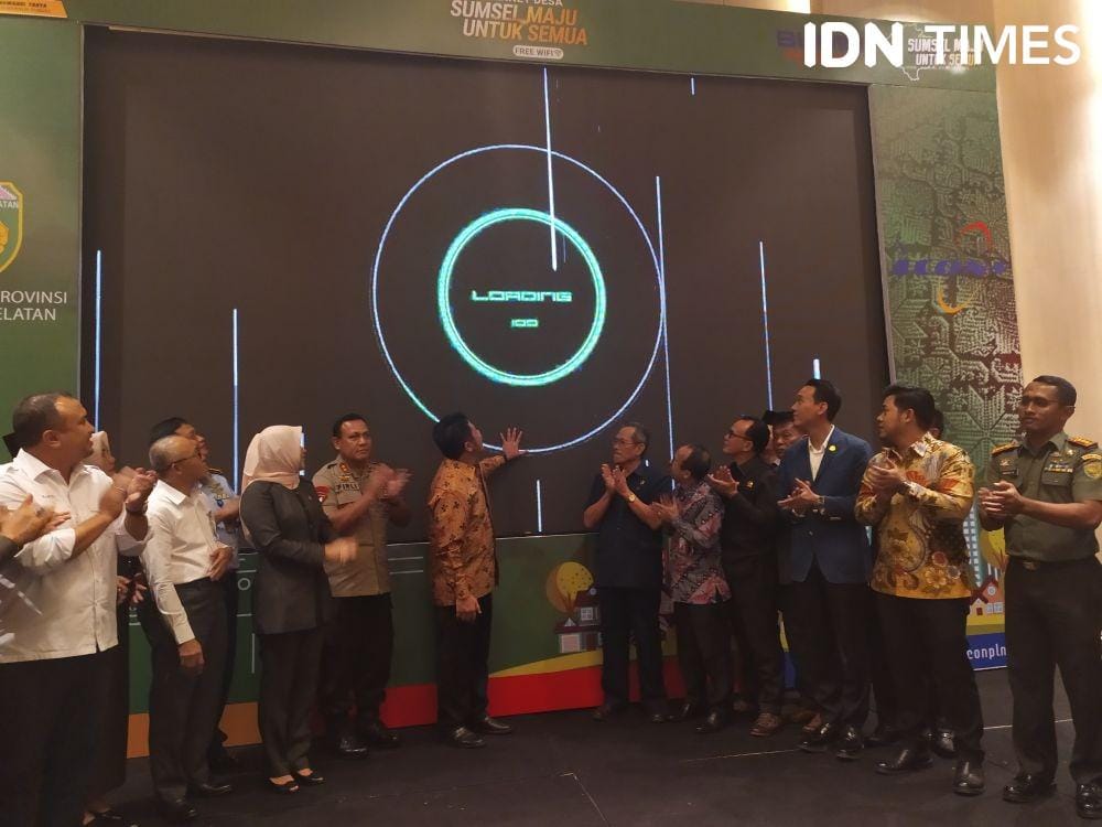 Kegiatan Launching Internet Desa dan Web Desa "Sumsel Maju Untuk Semua" Di Ballroom Hotel Novotel Palembang, Senin (11/11) (IDN Times/Feny Maulia Agustin)