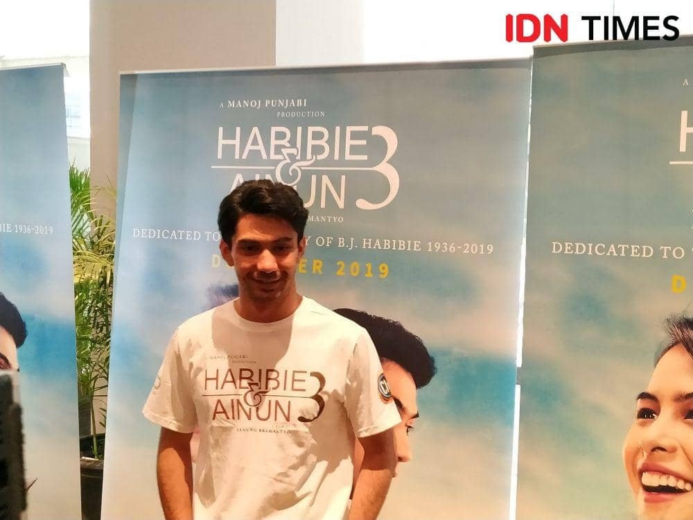 Reza Rahardia sebagai B. J. Habibie dalam peluncuran trailer dan original soundtrack film "Habibie & Ainun 3" di Jakarta. 11 November 2019.IDN Times/Nadia Umara