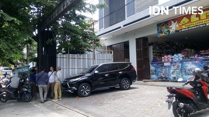 Lokasi ruko yang menjual mainan anak yang sebagian bagunannya di belakang kios PKL Gondomanan Yogyakarta, 11 November 2019. IDN Times/Pito Agustin Rudiana