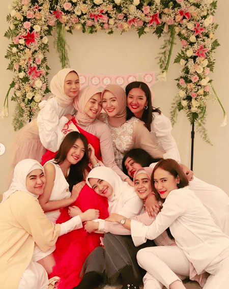 instagram.com/ryana_dea