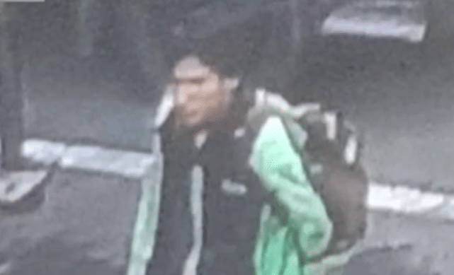 Terduga pelaku bom bunuh diri di Mapolrestabes Medan terekam CCTV. YouTube/KompasTV