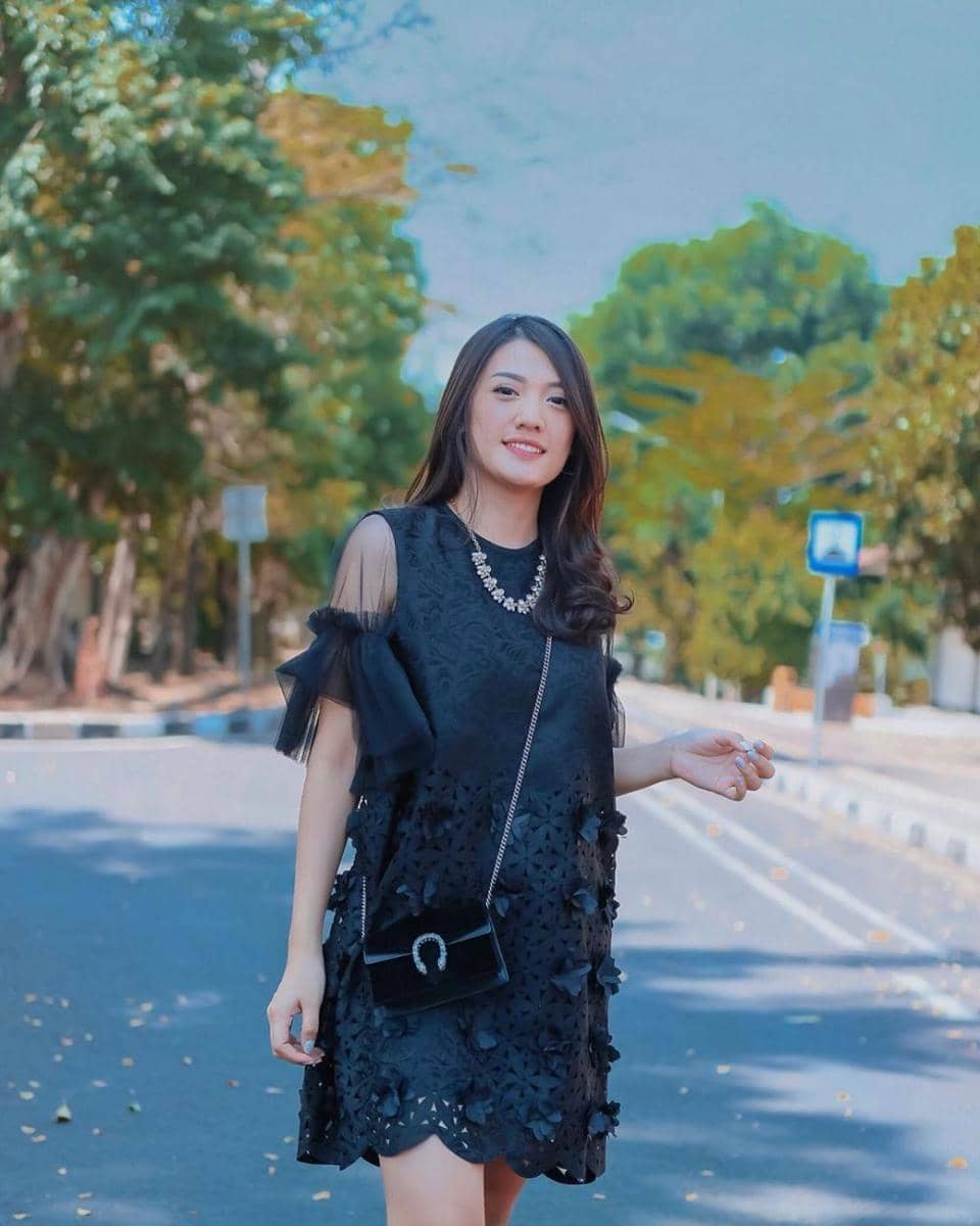 instagram.com/anissaaziza