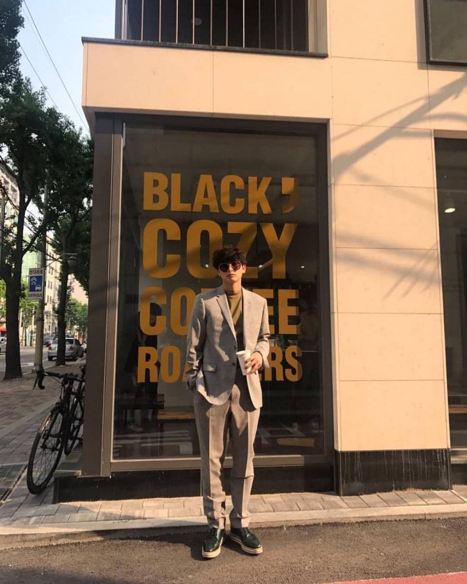Instagram.com/@jinwoon52