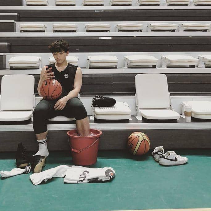 Instagram.com/@jinwoon52