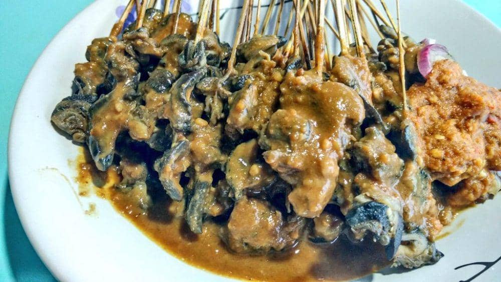 twitter.com/arieparikesit