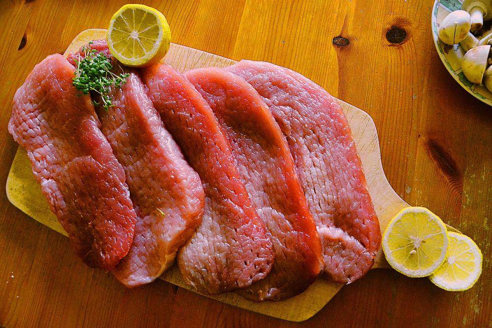 Ilustrasi daging via pixabay.com/miriangil-818987