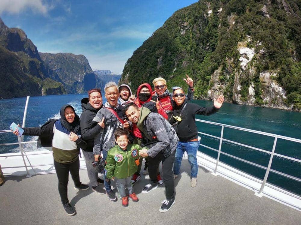 instagram.com/merryraffiahmad