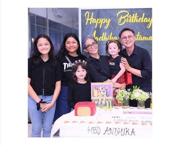 nstagram.com/ussypratama/