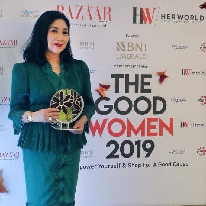 instagram.com/anita_chairultanjung