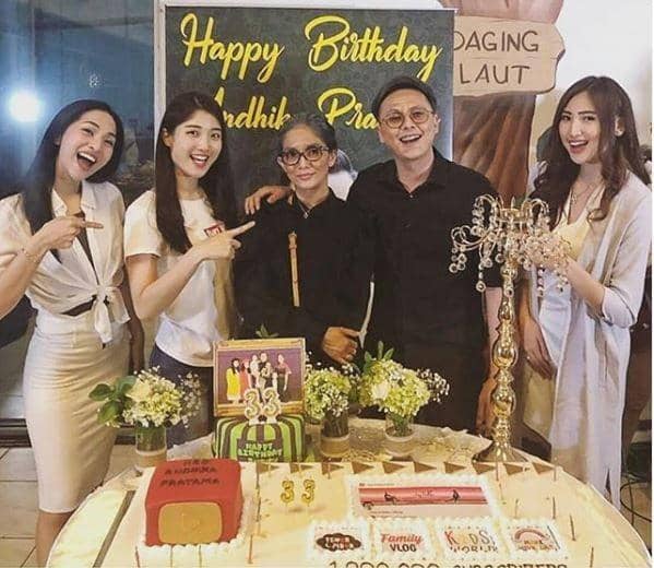 nstagram.com/angiestee/