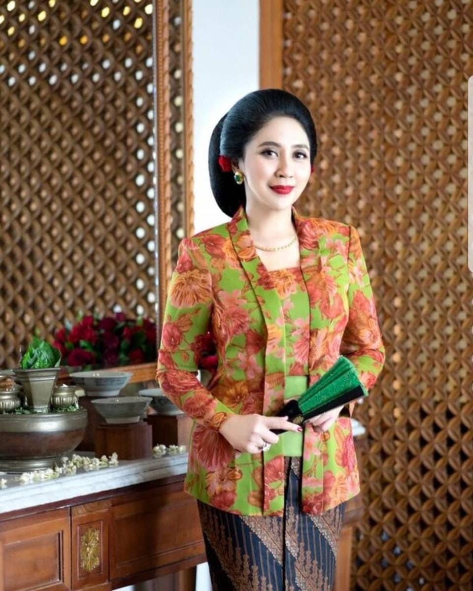 instagram.com/anita_chairultanjung