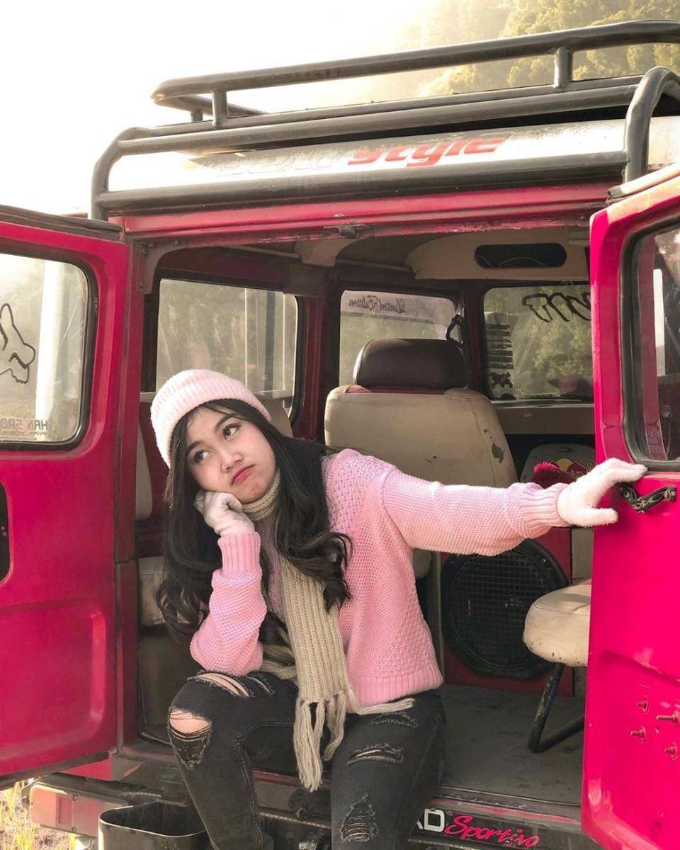 instagram.com/awdella