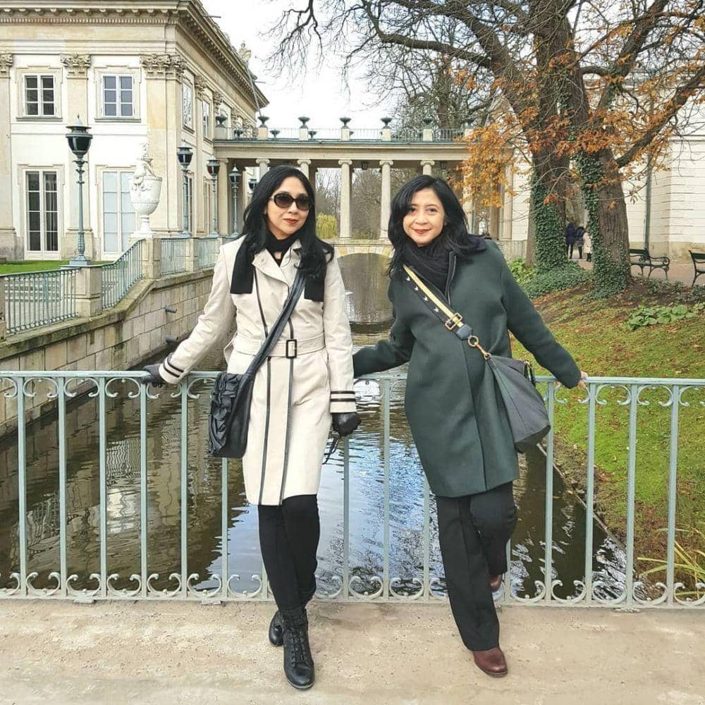 instagram.com/anita_chairultanjung