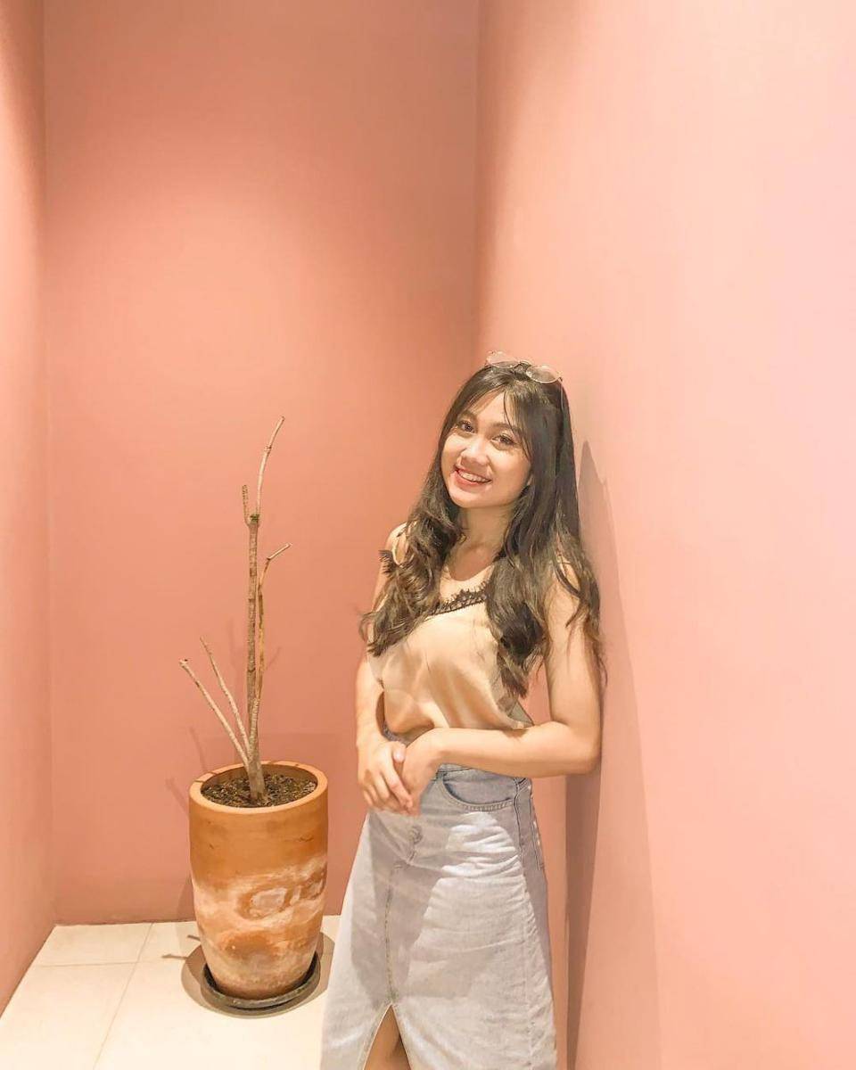 instagram.com/awdella