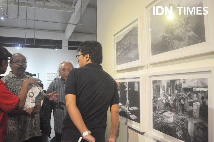 Almarhum Djaduk Ferianto bersama koleganya dalam Pameran Sirkuit Ahli Waris Etape Satu di Padepokan Bagong Kussudiardjo, Bantul, 7 Mei 2018. IDN Times/Pito Agustin Rudiana