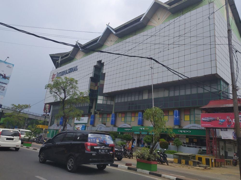 Mall pertama di Palembang, Internasional Plaza (IP) (IDN Times/Feny Maulia Agustin)