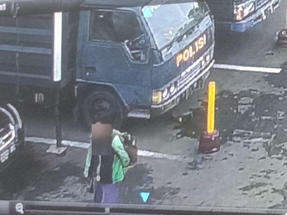 Terduga pelaku bom bunuh diri di Polrestabes Medan terekam CCTV (Dok. Polrestabes Medan)