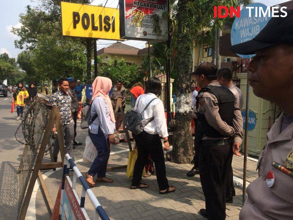 Keamanan di Mapolrestabes Medan diperketat pasca bom bunuh diri (IDN Times/Prayugo Utomo)