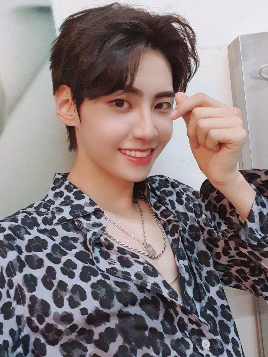 twitter.com/LJH__official