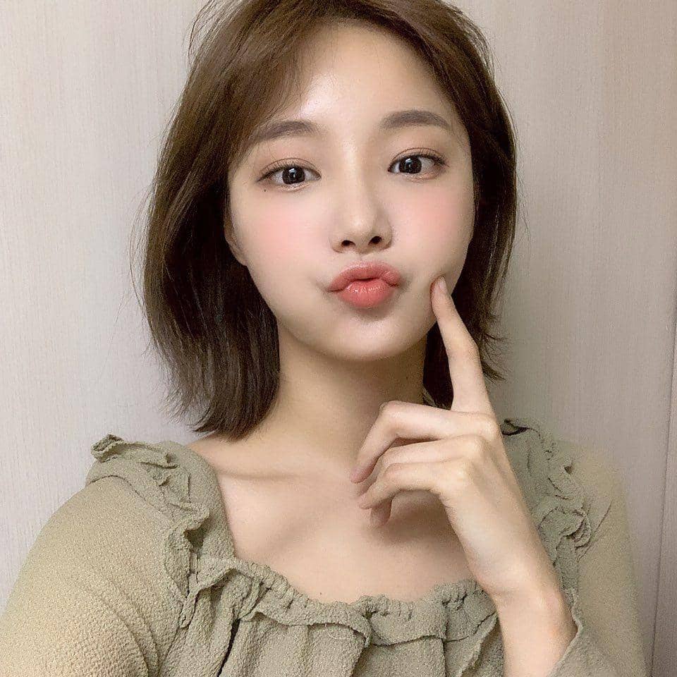 instagram.com/momoland_official
