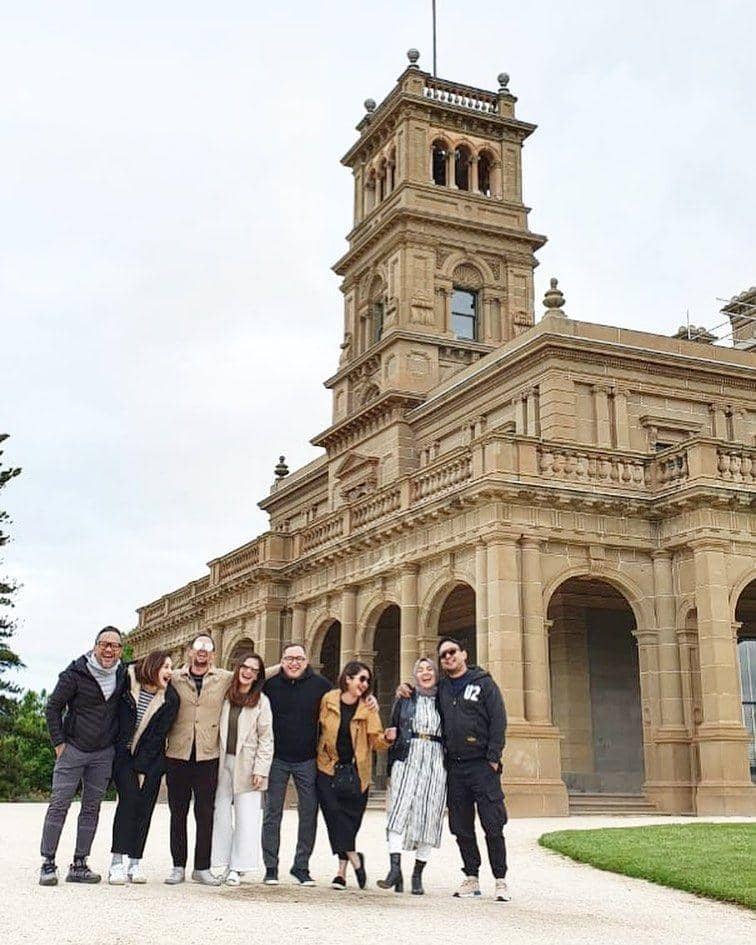 instagram.com/monaratuliu