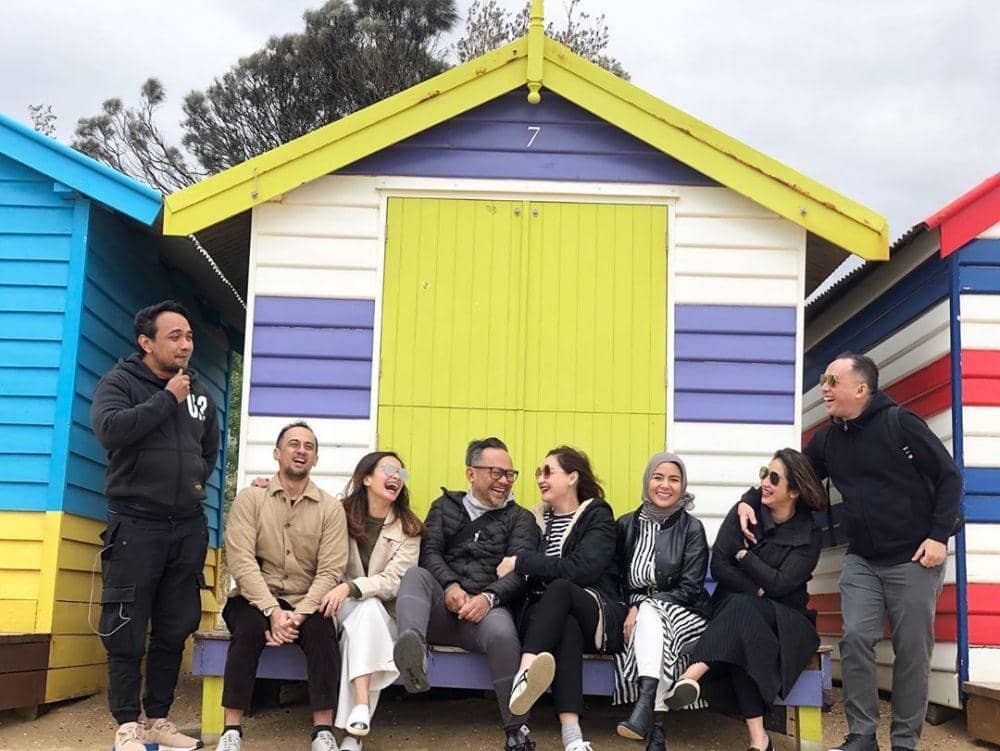 instagram.com/monaratuliu