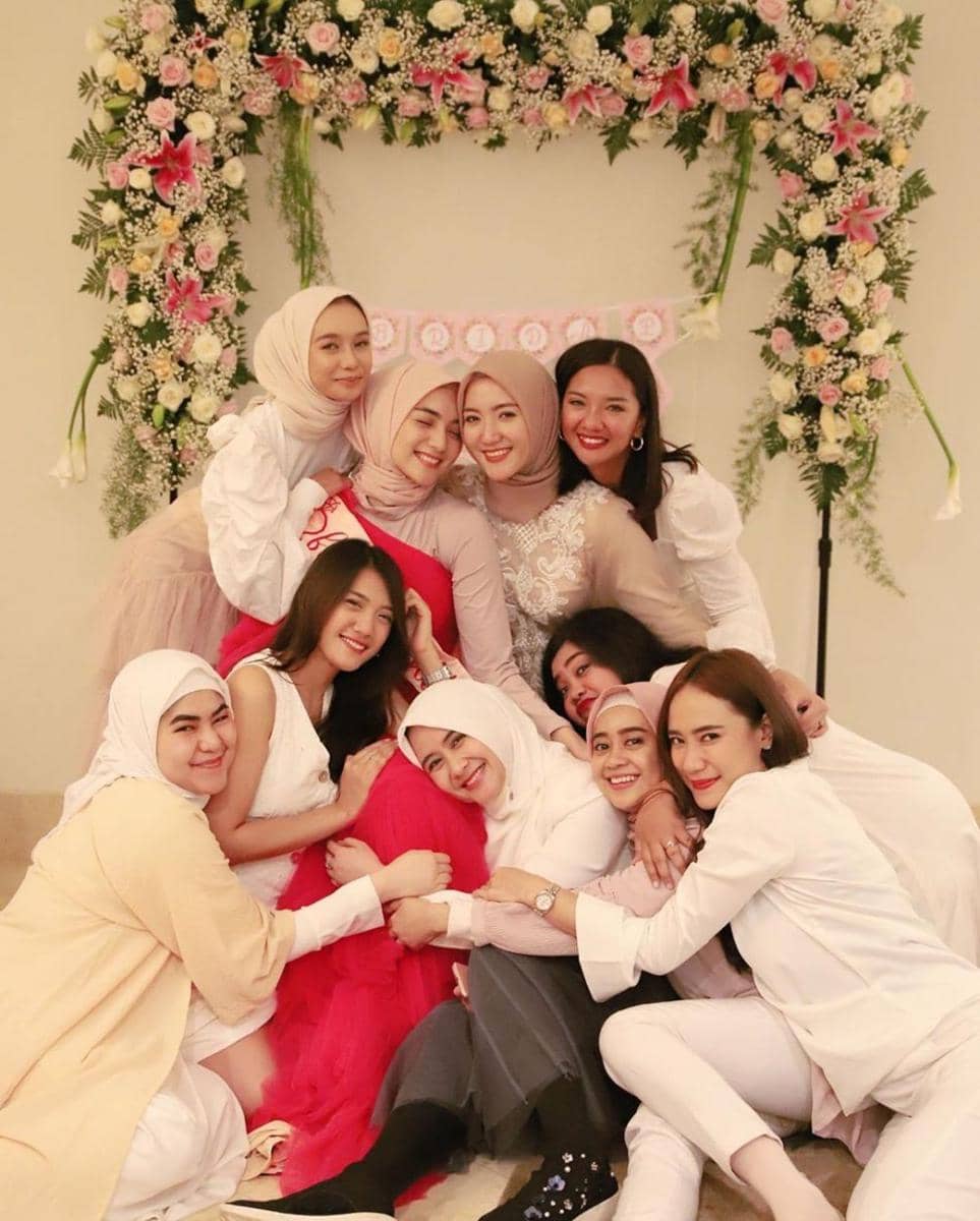 instagram.com/ryana_dea/