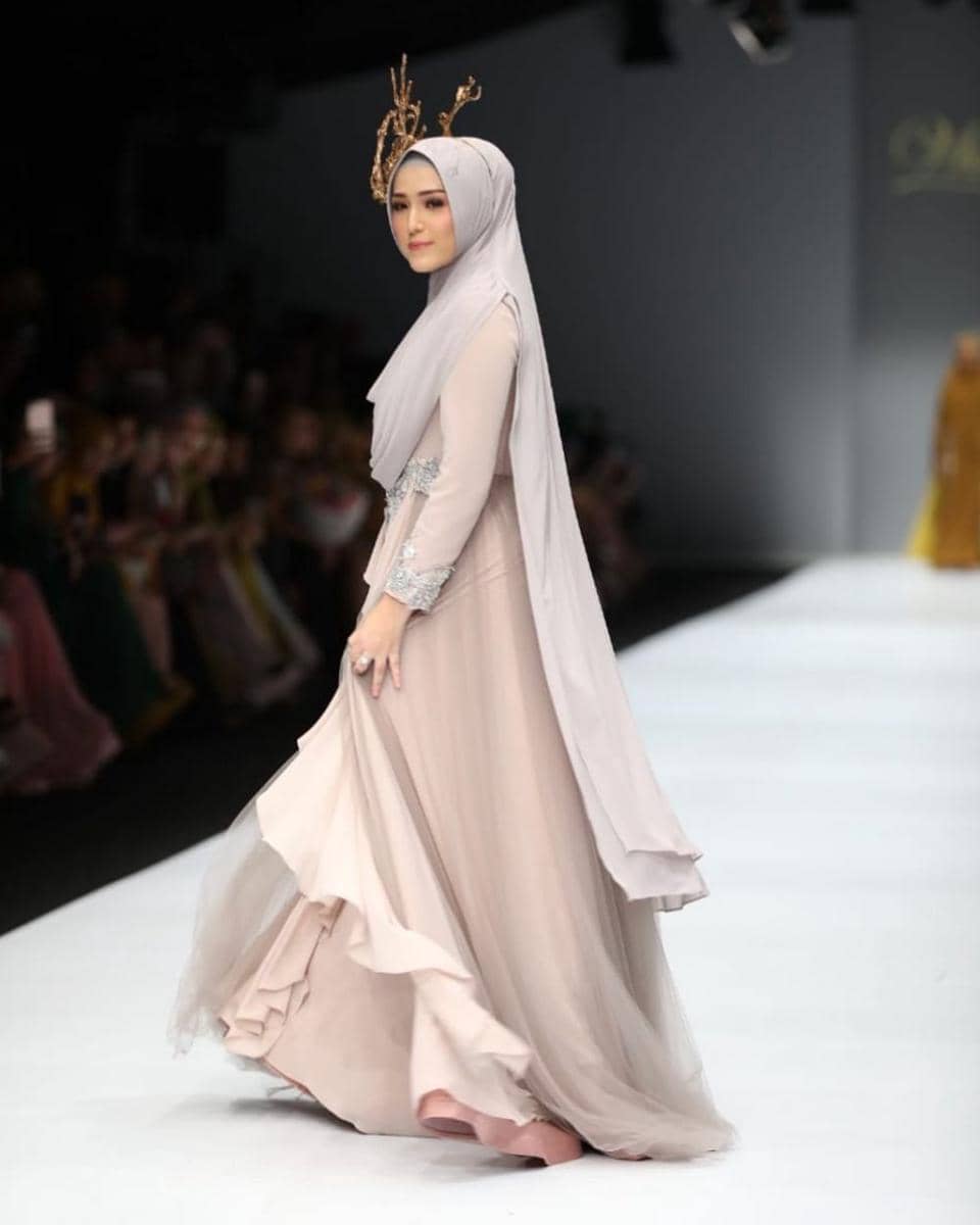 instagram.com/adeliapasha