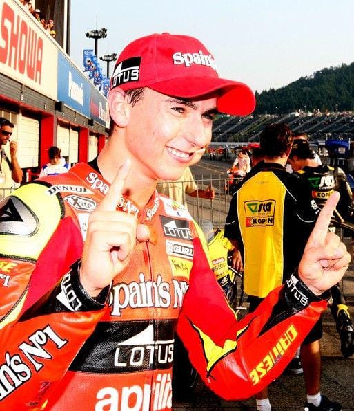 Jorge Lorenzo semasa muda kala masih di kelas 250cc. Kala itu, ia tengah mengikuti latihan jelang MotoGP seri Jepang. zimbio.com