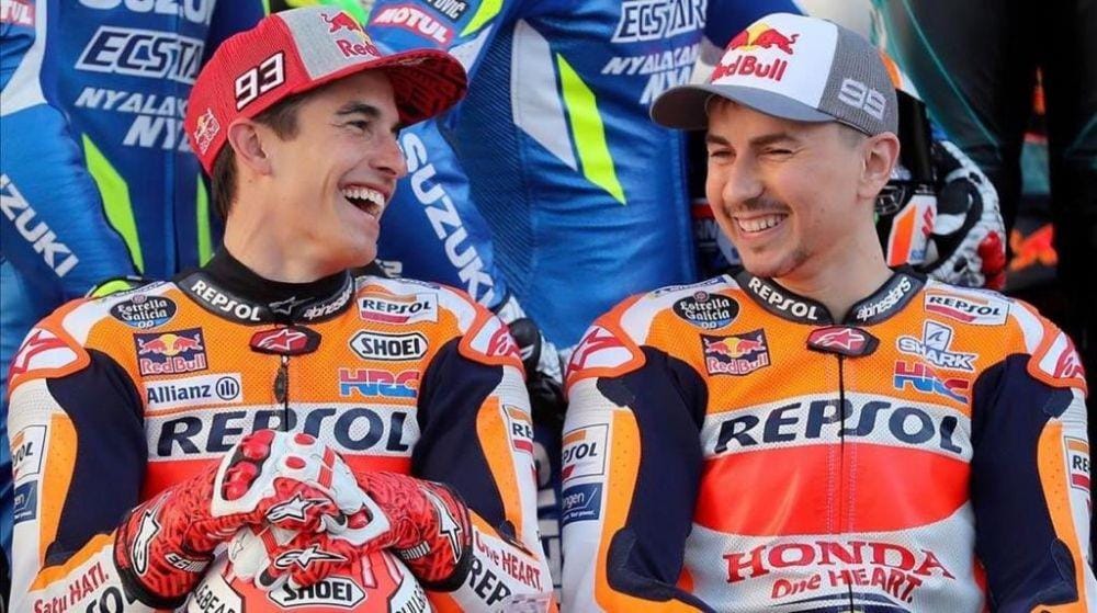 Marc Marquez dan rekan setimnya di Repsol Honda, Jorge Lorenzo, jelang musim balap 2019. twitter/marcmarquez93