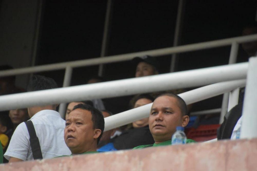 Bupati Tapteng Ahmad Sibarani dan jajaran SKPD dukung laga PSMS di Palembang (Dok. IDN Times)